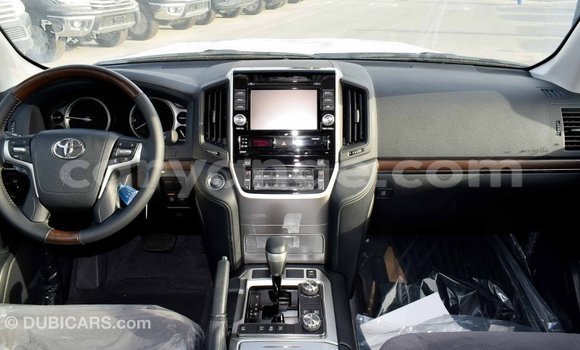 Acheter Import Voiture Toyota Land Cruiser Noir à Import - Dubai, Namibie Acheter Import Voiture Toyota Land Cruiser Noir à Import - Dubai, Namibie