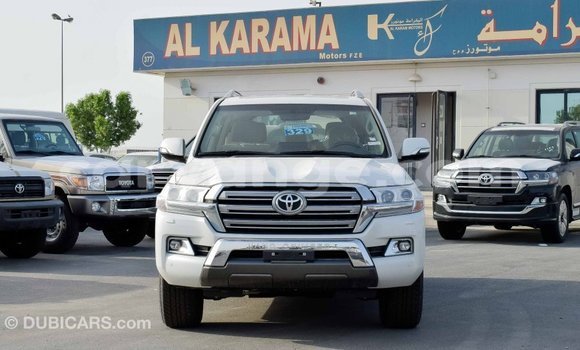 Acheter Import Voiture Toyota Land Cruiser Blanc à Import - Dubai, Namibie Acheter Import Voiture Toyota Land Cruiser Blanc à Import - Dubai, Namibie