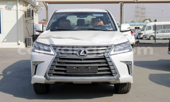 Acheter Import Voiture Lexus LX Blanc à Import - Dubai, Namibie Acheter Import Voiture Lexus LX Blanc à Import - Dubai, Namibie
