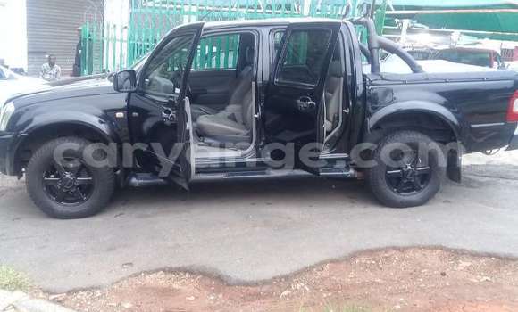 Acheter Occasion Voiture Isuzu KB Noir à Windhoek, Namibie Acheter Occasion Voiture Isuzu KB Noir à Windhoek, Namibie