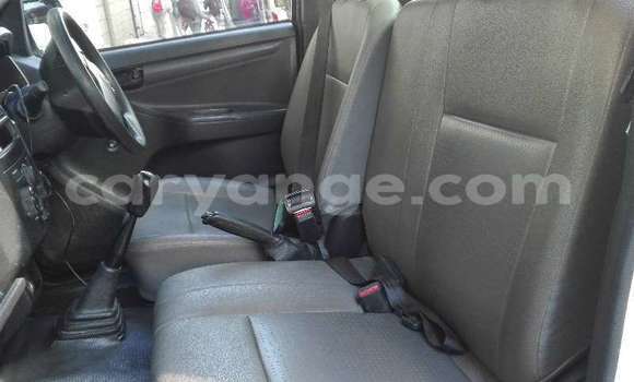 Acheter Occasion Voiture Isuzu KB Noir à Windhoek, Namibie Acheter Occasion Voiture Isuzu KB Noir à Windhoek, Namibie