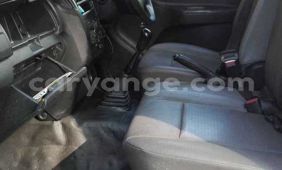 Acheter Occasion Voiture Isuzu KB Noir à Windhoek, Namibie Acheter Occasion Voiture Isuzu KB Noir à Windhoek, Namibie