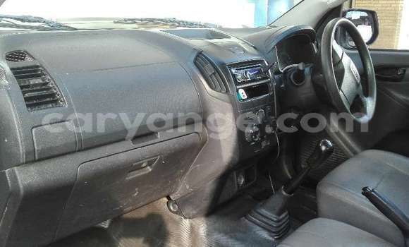 Acheter Occasion Voiture Isuzu KB Noir à Windhoek, Namibie Acheter Occasion Voiture Isuzu KB Noir à Windhoek, Namibie