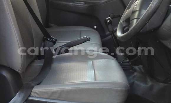 Acheter Occasion Voiture Isuzu KB Noir à Windhoek, Namibie Acheter Occasion Voiture Isuzu KB Noir à Windhoek, Namibie