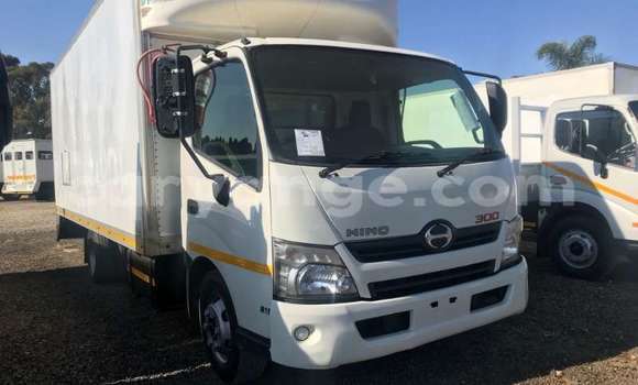 Buy Used Hino 300 Series White Truck in Windhoek in Namibia Buy Used Hino 300 Series White Truck in Windhoek in Namibia