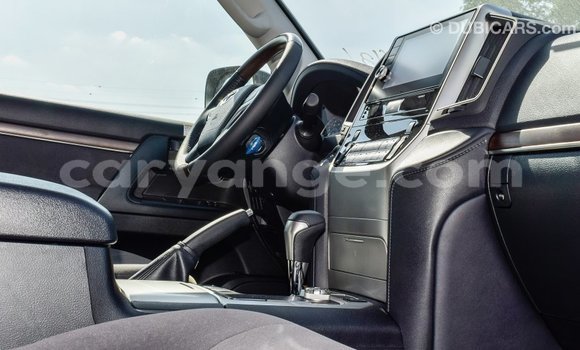 Acheter Import Voiture Toyota Land Cruiser Noir à Import - Dubai, Namibie Acheter Import Voiture Toyota Land Cruiser Noir à Import - Dubai, Namibie