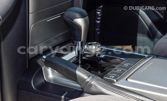 Acheter Import Voiture Toyota Land Cruiser Noir à Import - Dubai, Namibie Acheter Import Voiture Toyota Land Cruiser Noir à Import - Dubai, Namibie