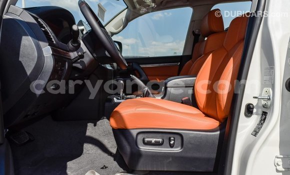 Acheter Import Voiture Toyota Land Cruiser Blanc à Import - Dubai, Namibie Acheter Import Voiture Toyota Land Cruiser Blanc à Import - Dubai, Namibie