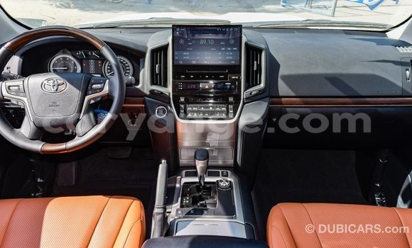 Acheter Import Voiture Toyota Land Cruiser Blanc à Import - Dubai, Namibie Acheter Import Voiture Toyota Land Cruiser Blanc à Import - Dubai, Namibie