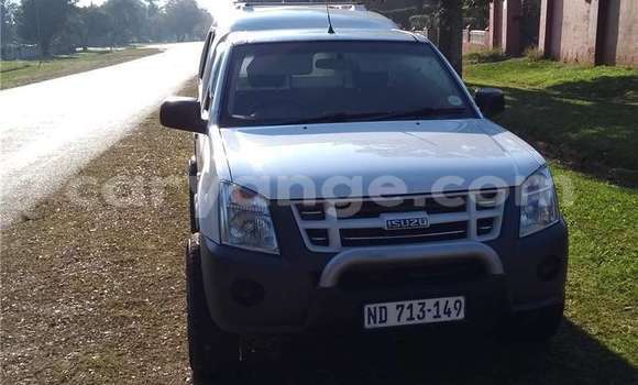 Acheter Occasion Voiture Isuzu KB Blanc à Windhoek, Namibie Acheter Occasion Voiture Isuzu KB Blanc à Windhoek, Namibie