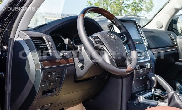 Acheter Import Voiture Toyota Land Cruiser Noir à Import - Dubai, Namibie Acheter Import Voiture Toyota Land Cruiser Noir à Import - Dubai, Namibie