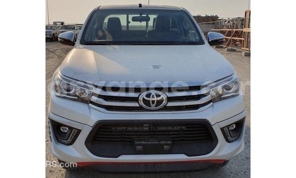 Acheter Import Voiture Toyota Hilux Blanc à Import - Dubai, Namibie Acheter Import Voiture Toyota Hilux Blanc à Import - Dubai, Namibie