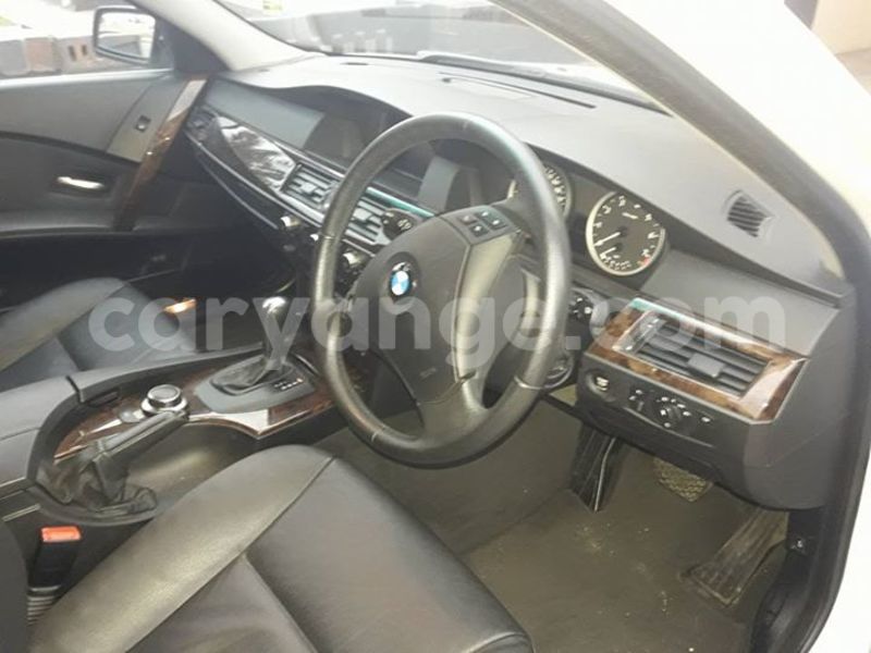 Big with watermark mitsubishi pajero i.o 1999 model excellent condition 82000km