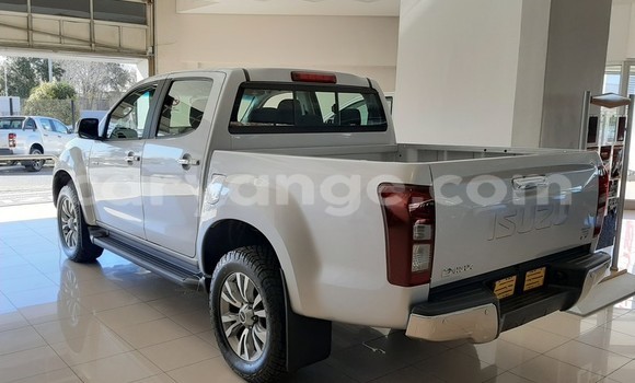 Buy Used Isuzu D–MAX Silver Car in Grootfontein in Namibia Buy Used Isuzu D–MAX Silver Car in Grootfontein in Namibia