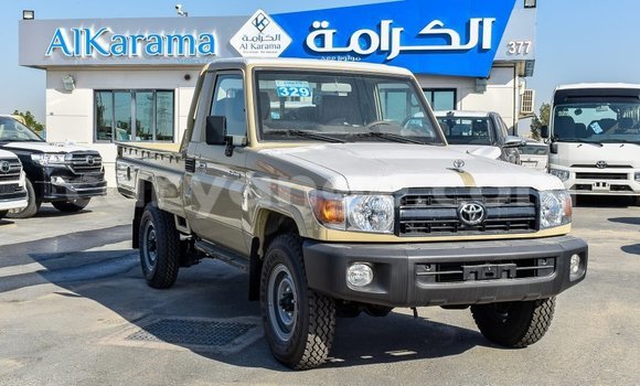 Acheter Import Voiture Toyota Land Cruiser Beige à Import - Dubai, Namibie Acheter Import Voiture Toyota Land Cruiser Beige à Import - Dubai, Namibie
