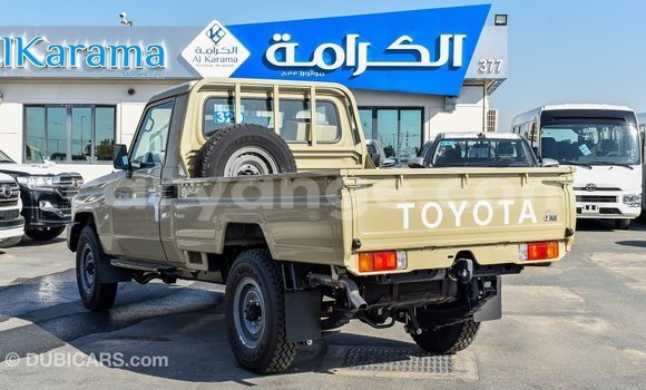 Acheter Import Voiture Toyota Land Cruiser Beige à Import - Dubai, Namibie Acheter Import Voiture Toyota Land Cruiser Beige à Import - Dubai, Namibie