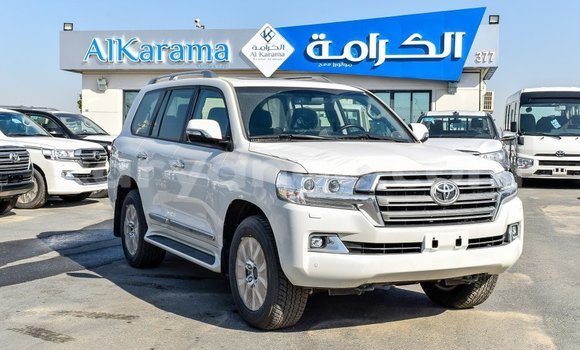Acheter Import Voiture Toyota Land Cruiser Blanc à Import - Dubai, Namibie Acheter Import Voiture Toyota Land Cruiser Blanc à Import - Dubai, Namibie