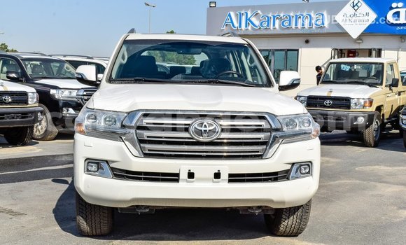 Acheter Import Voiture Toyota Land Cruiser Blanc à Import - Dubai, Namibie Acheter Import Voiture Toyota Land Cruiser Blanc à Import - Dubai, Namibie