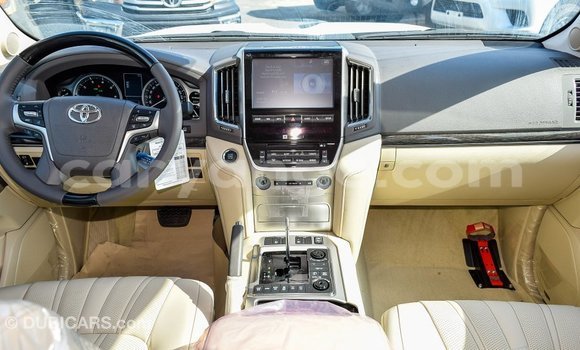 Acheter Import Voiture Toyota Land Cruiser Noir à Import - Dubai, Namibie Acheter Import Voiture Toyota Land Cruiser Noir à Import - Dubai, Namibie