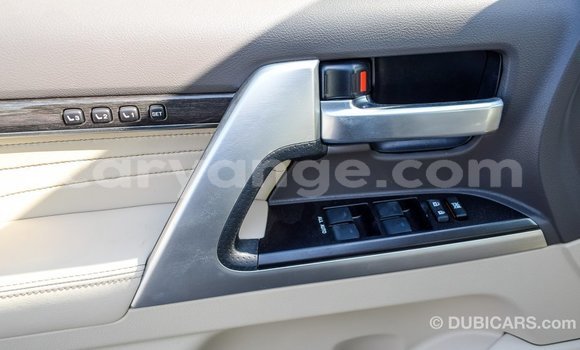 Acheter Import Voiture Toyota Land Cruiser Noir à Import - Dubai, Namibie Acheter Import Voiture Toyota Land Cruiser Noir à Import - Dubai, Namibie