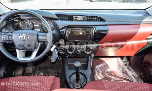 Acheter Import Voiture Toyota Hilux Blanc à Import - Dubai, Namibie Acheter Import Voiture Toyota Hilux Blanc à Import - Dubai, Namibie