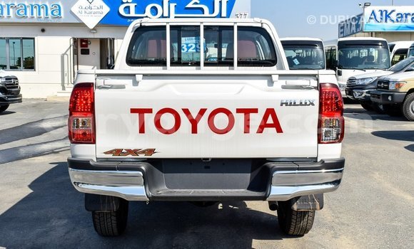 Acheter Import Voiture Toyota Hilux Blanc à Import - Dubai, Namibie Acheter Import Voiture Toyota Hilux Blanc à Import - Dubai, Namibie