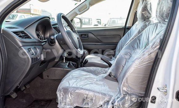 Acheter Import Voiture Mitsubishi L200 Blanc à Import - Dubai, Namibie Acheter Import Voiture Mitsubishi L200 Blanc à Import - Dubai, Namibie