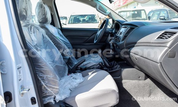 Acheter Import Voiture Mitsubishi L200 Blanc à Import - Dubai, Namibie Acheter Import Voiture Mitsubishi L200 Blanc à Import - Dubai, Namibie