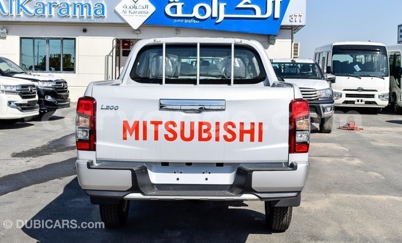 Acheter Import Voiture Mitsubishi L200 Blanc à Import - Dubai, Namibie Acheter Import Voiture Mitsubishi L200 Blanc à Import - Dubai, Namibie
