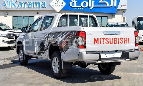 Acheter Import Voiture Mitsubishi L200 Blanc à Import - Dubai, Namibie Acheter Import Voiture Mitsubishi L200 Blanc à Import - Dubai, Namibie