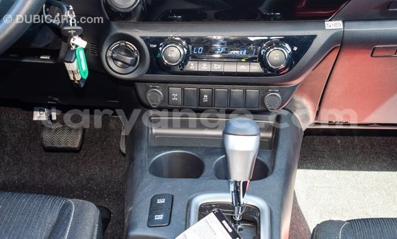 Acheter Import Voiture Toyota Hilux Noir à Import - Dubai, Namibie Acheter Import Voiture Toyota Hilux Noir à Import - Dubai, Namibie