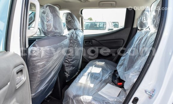 Acheter Import Voiture Mitsubishi L200 Blanc à Import - Dubai, Namibie Acheter Import Voiture Mitsubishi L200 Blanc à Import - Dubai, Namibie