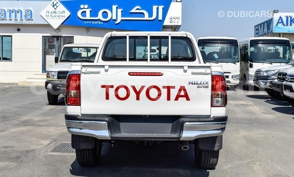 Acheter Import Voiture Toyota Hilux Blanc à Import - Dubai, Namibie Acheter Import Voiture Toyota Hilux Blanc à Import - Dubai, Namibie