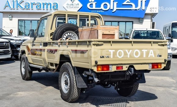 Acheter Import Voiture Toyota Land Cruiser Beige à Import - Dubai, Namibie Acheter Import Voiture Toyota Land Cruiser Beige à Import - Dubai, Namibie