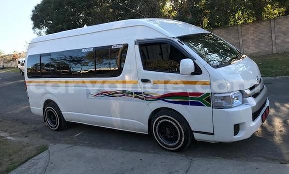 Acheter Occasion Voiture Toyota 2000GT Blanc à Windhoek, Namibie Acheter Occasion Voiture Toyota 2000GT Blanc à Windhoek, Namibie