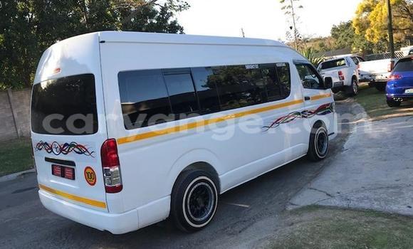 Acheter Occasion Voiture Toyota 2000GT Blanc à Windhoek, Namibie Acheter Occasion Voiture Toyota 2000GT Blanc à Windhoek, Namibie