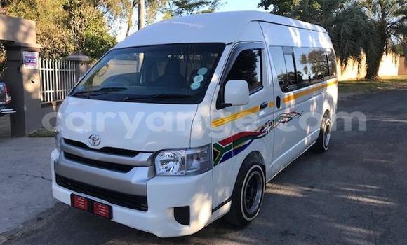 Acheter Occasion Voiture Toyota 2000GT Blanc à Windhoek, Namibie Acheter Occasion Voiture Toyota 2000GT Blanc à Windhoek, Namibie