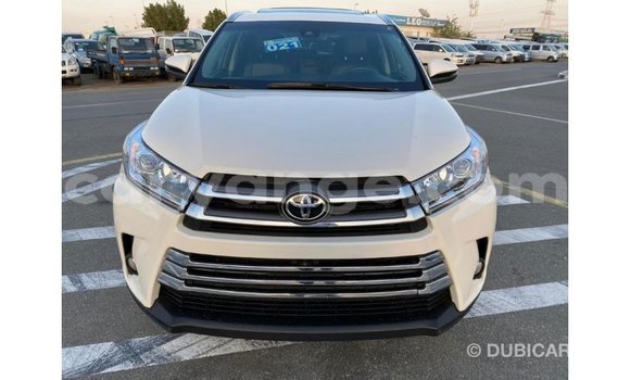 Acheter Import Voiture Toyota Highlander Blanc à Import - Dubai, Namibie Acheter Import Voiture Toyota Highlander Blanc à Import - Dubai, Namibie
