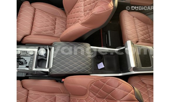 Acheter Import Voiture Toyota Land Cruiser Noir à Import - Dubai, Namibie Acheter Import Voiture Toyota Land Cruiser Noir à Import - Dubai, Namibie