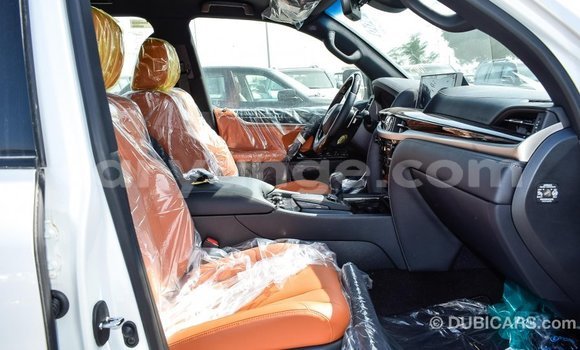 Acheter Import Voiture Lexus LX Blanc à Import - Dubai, Namibie Acheter Import Voiture Lexus LX Blanc à Import - Dubai, Namibie