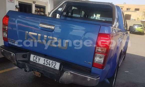 Acheter Occasion Voiture Isuzu KB Bleu à Windhoek, Namibie Acheter Occasion Voiture Isuzu KB Bleu à Windhoek, Namibie