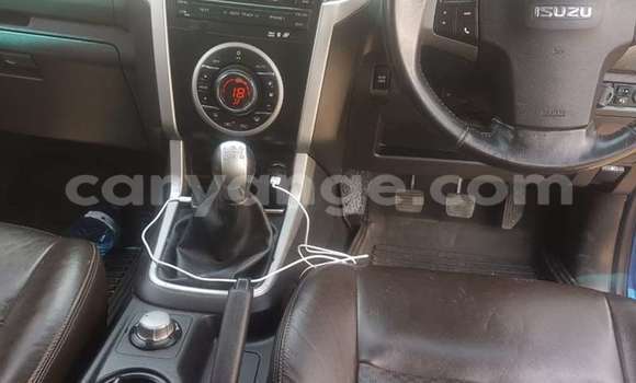 Acheter Occasion Voiture Isuzu KB Bleu à Windhoek, Namibie Acheter Occasion Voiture Isuzu KB Bleu à Windhoek, Namibie