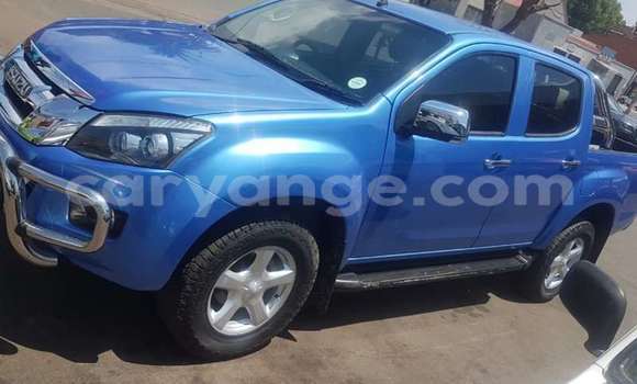 Acheter Occasion Voiture Isuzu KB Bleu à Windhoek, Namibie Acheter Occasion Voiture Isuzu KB Bleu à Windhoek, Namibie