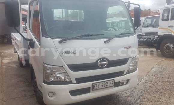 Buy Used Hino Ranger White Truck in Gobabis in Omaheke Buy Used Hino Ranger White Truck in Gobabis in Omaheke