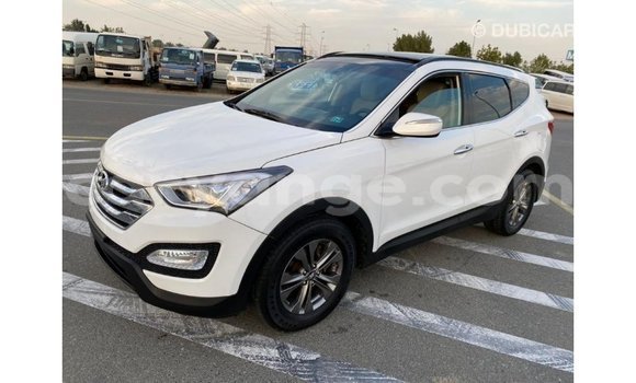 Acheter Import Voiture Hyundai Santa Fe Blanc à Import - Dubai, Namibie Acheter Import Voiture Hyundai Santa Fe Blanc à Import - Dubai, Namibie