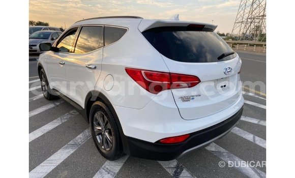 Acheter Import Voiture Hyundai Santa Fe Blanc à Import - Dubai, Namibie Acheter Import Voiture Hyundai Santa Fe Blanc à Import - Dubai, Namibie