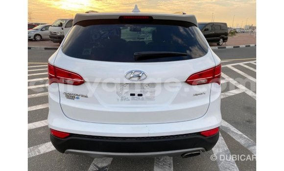 Acheter Import Voiture Hyundai Santa Fe Blanc à Import - Dubai, Namibie Acheter Import Voiture Hyundai Santa Fe Blanc à Import - Dubai, Namibie