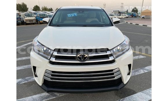Acheter Import Voiture Toyota Highlander Blanc à Import - Dubai, Namibie Acheter Import Voiture Toyota Highlander Blanc à Import - Dubai, Namibie
