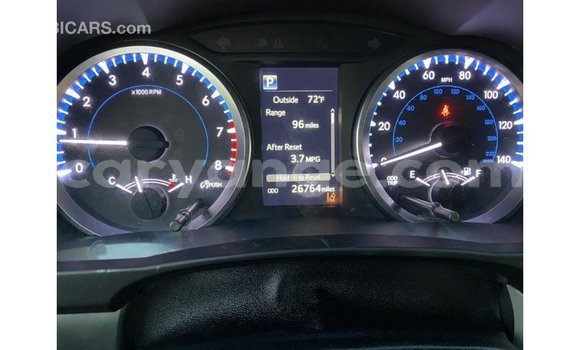 Acheter Import Voiture Toyota Highlander Blanc à Import - Dubai, Namibie Acheter Import Voiture Toyota Highlander Blanc à Import - Dubai, Namibie