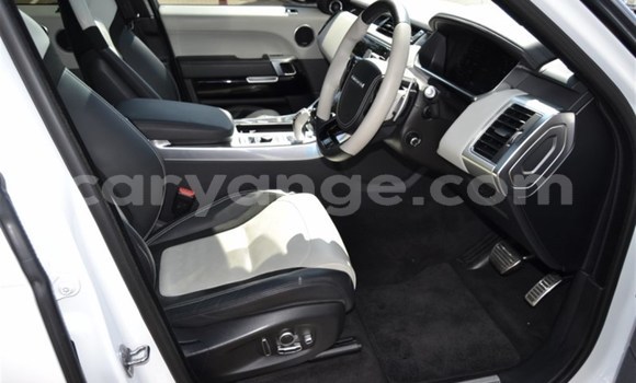 Buy Used Land Rover Discovery Sport White Car in Grootfontein in Namibia Buy Used Land Rover Discovery Sport White Car in Grootfontein in Namibia